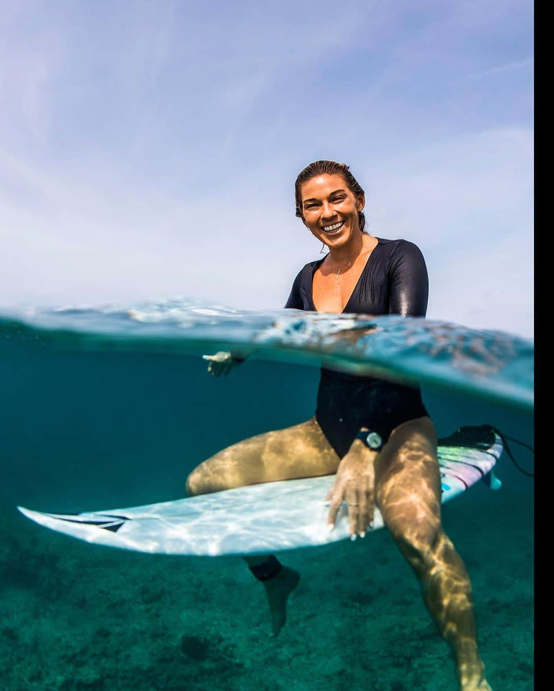Surf Magazineさんのインスタグラム写真 - (Surf MagazineInstagram)「When renowned photojournalist and speedo authority @badboyryry_ found himself too loose on Maldivian wine to properly interview @xococoho, he said fuck it and slipped the questions under the door. Coco, being the professional that she is, went ahead and interviewed herself. Link in bio to hear Ms. Ho's thoughts on falling off Tour, sexuality in the surf industry, and a few things you didn't know about her, her father Michael, and @cocom4debarrelkilla」12月22日 13時10分 - stab