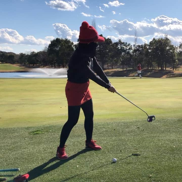 安藤あいかのインスタグラム：「ゆうきちゃんの声のトーンがマジ彼女  かわいい。  #golf #組長杯」
