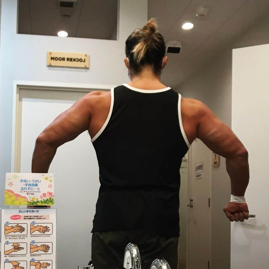 棚橋弘至さんのインスタグラム写真 - (棚橋弘至Instagram)「#背中トレ 終わり。 #backworkout お昼ご飯食べよ♪ #gethuge 💪」12月22日 13時07分 - hiroshi_tanahashi