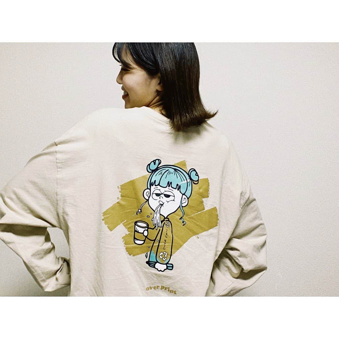 のインスタグラム：「＊ 私の大好きなイラストレーター @zero_zero_hero_  さんのロンT❤️🟢🔶🟪 可愛すぎます😍 ダボっと感が好きなので、2XLで大きめに着ています(*^◯^*) ＊ ＊ ＊ #zerozerohero #ゼロゼロヒーロー #0キロカロリー #ロンt #overprint」