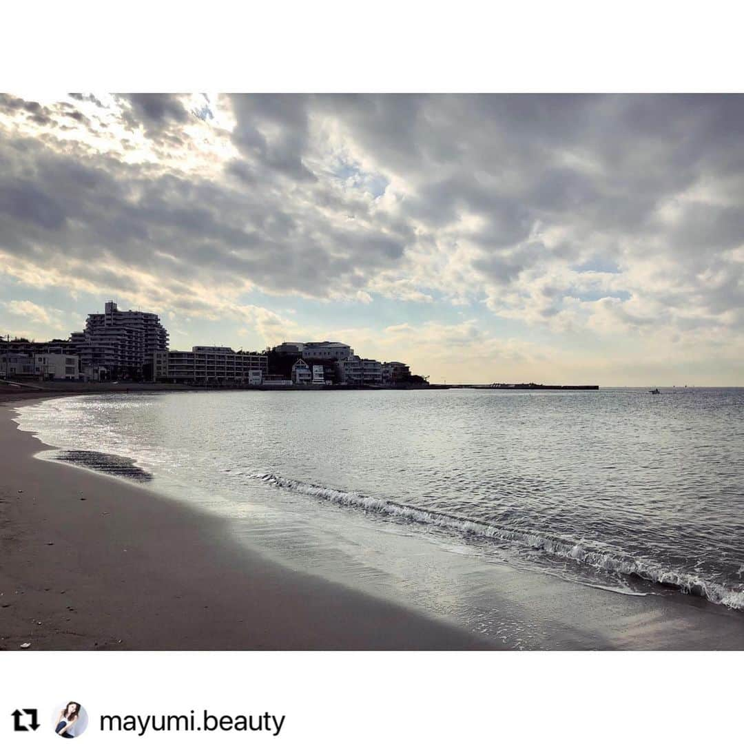 ヒデトレさんのインスタグラム写真 - (ヒデトレInstagram)「🌬💨✨🌈  #Repost @mayumi.beauty with @make_repost ・・・ .﻿ 風の時代スタート✨﻿ ﻿ 約200年ぶりの大きな時代の転換期に﻿ 朝からアーシングして、神社に行って﻿ ヒデトレして、美味しいご飯食べて﻿ なんて幸せな時代の始まりだ✨﻿ ﻿ 自然も人間も人生も 全て巡っている☺️﻿ どんどん進化していくぞ♫﻿ ﻿ ﻿ @hidetore ﻿ @syokuyabo  #アーシング #海 #風の時代 #自然と繋がる  #リフレッシュ #葉山 #横須賀 #転換期 #感謝  #メンテナンス #チューニング #身体を整える」12月22日 14時13分 - hidetore