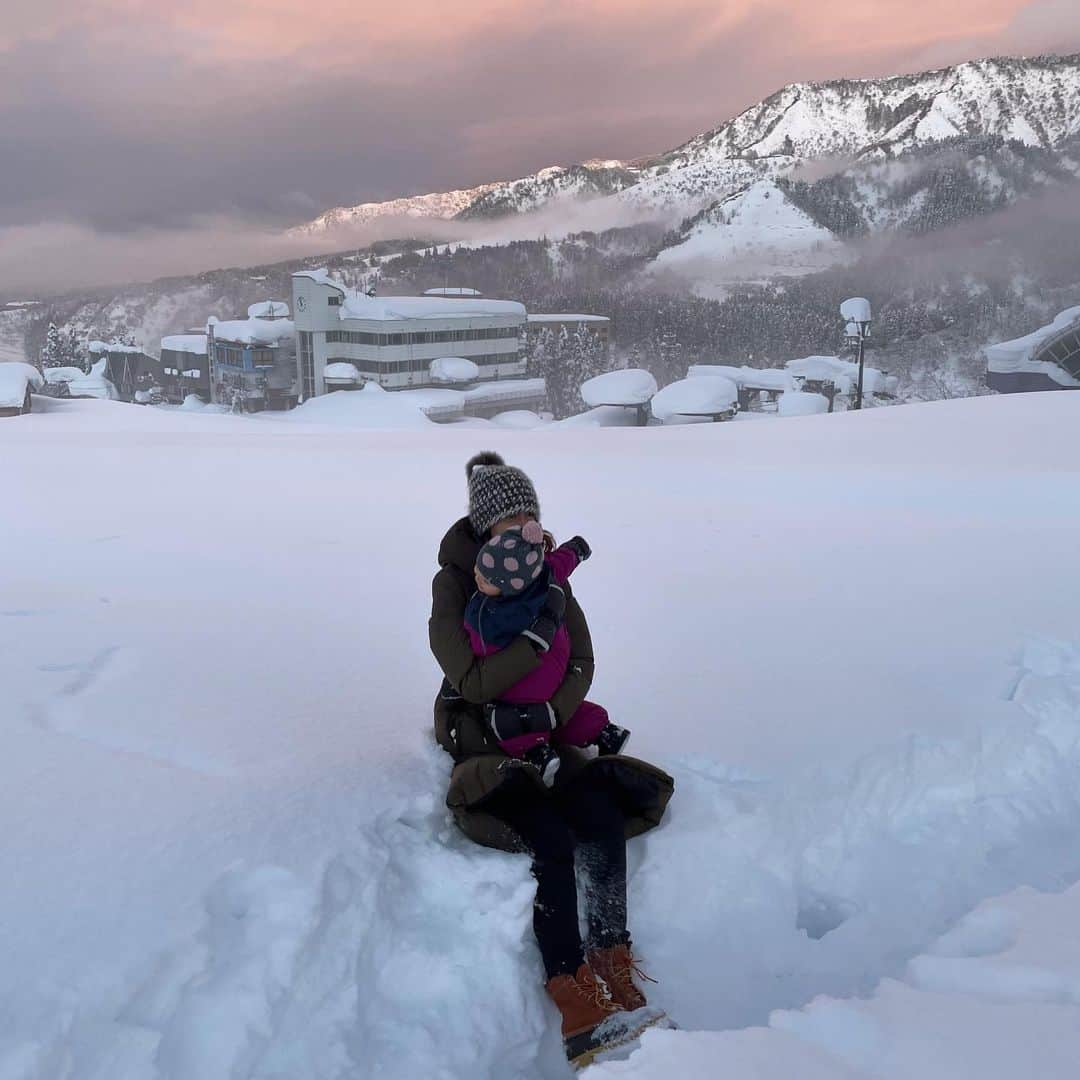 森泉さんのインスタグラム写真 - (森泉Instagram)「Perfect weather to play in the snow⛄️」12月22日 14時09分 - izumi.mori