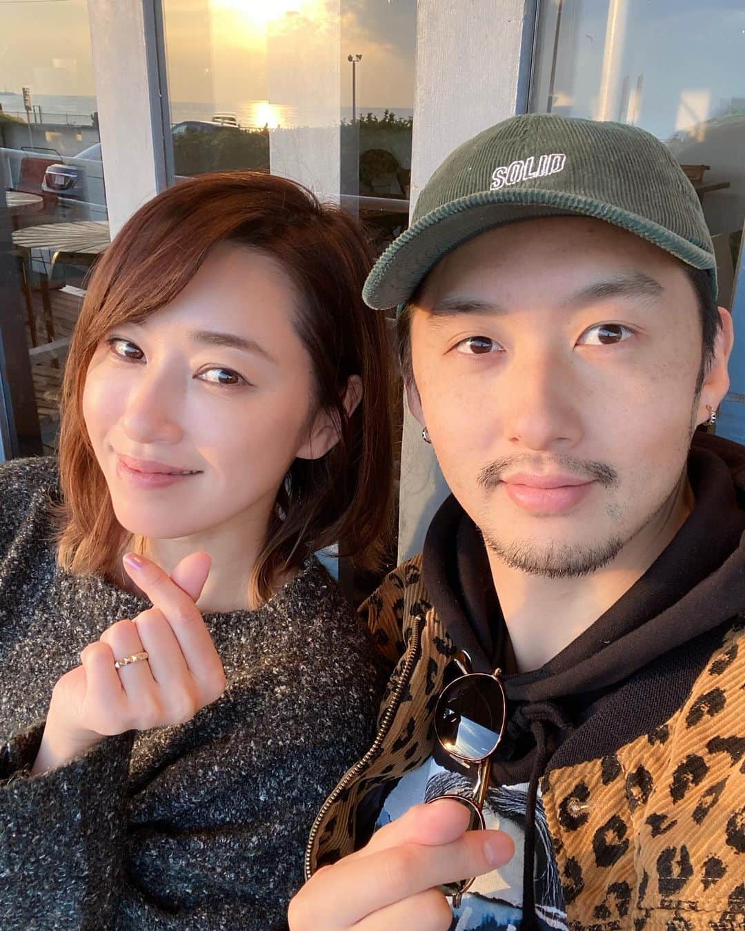 柴田翔平のインスタグラム：「12月22日 僕ら夫婦でYouTubeチャンネル開設しましたー！ 今日から風の時代と時代も変わり所有する時代からシェアする時代へ、組織から個へ。 僕ら家族の生活をお届けするゆるいチャンネルになりますが見て下さい😊#ニカショウ夫婦 #YouTube」
