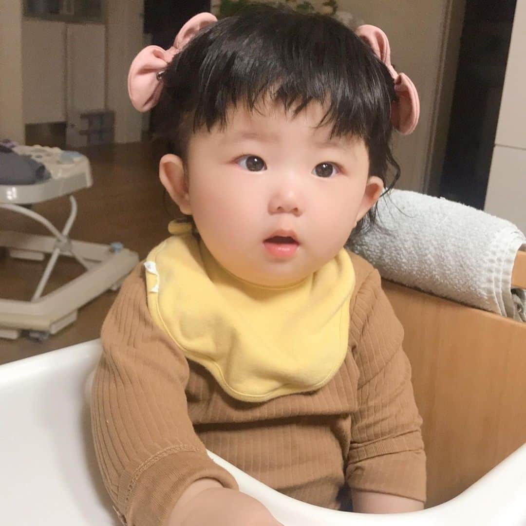 ハン・ジウさんのインスタグラム写真 - (ハン・ジウInstagram)「표현도 많아지고 표정도 많아지고  😯😊😏😠  #이제같이놀기재미있음 #먹는거에진지하다 #내베프랑💕」12月22日 15時04分 - han_jiwooo