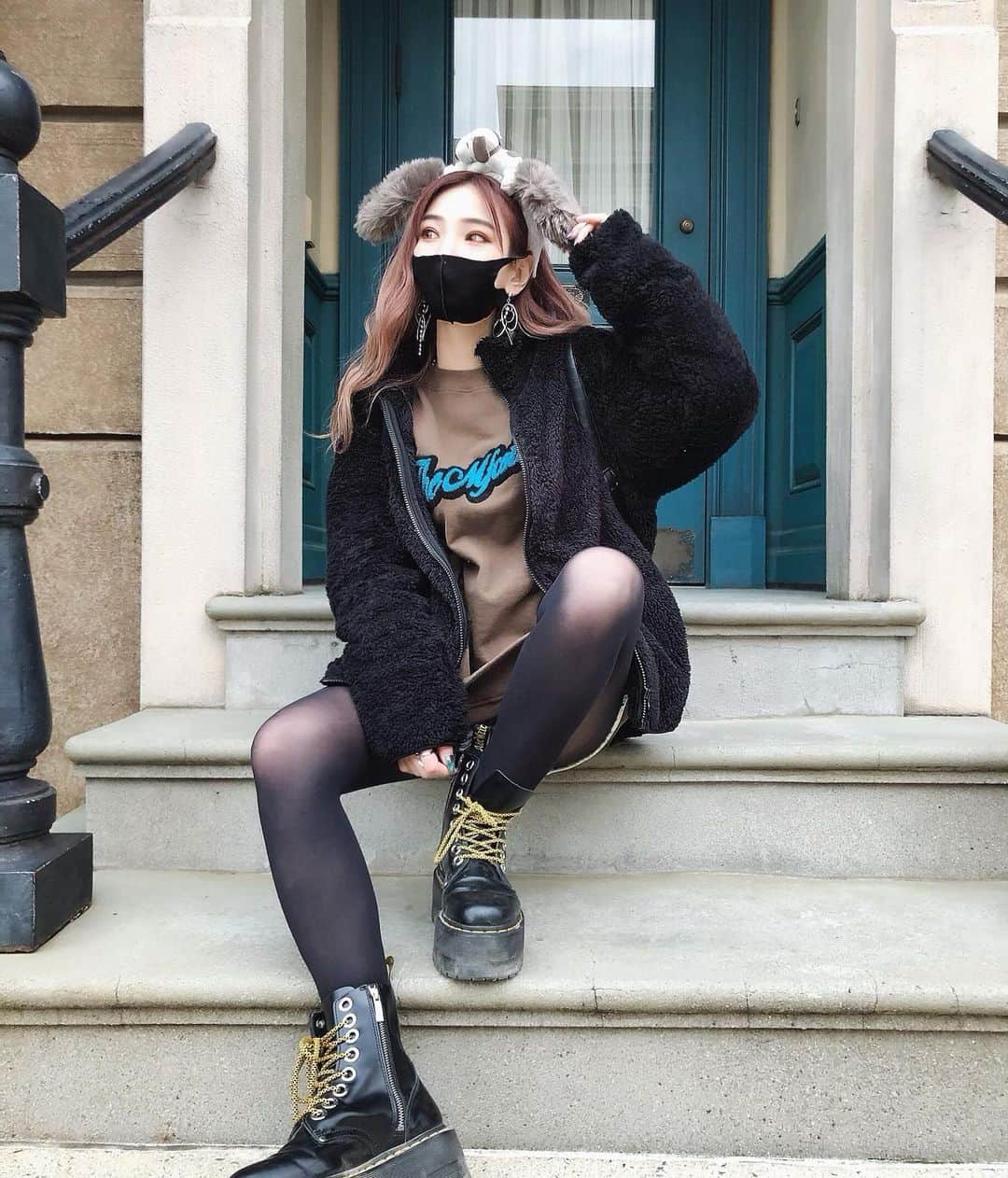 MIOのインスタグラム：「USJ🌛🎡🎠🦋 乗り物どれも酔いすぎて三半規管鍛えようと思った。」
