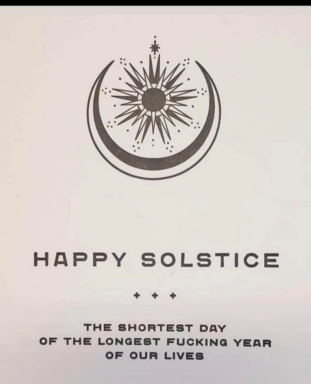 カテリーナ・スコーソンのインスタグラム：「Happy Solstice. To all the witchy women midwifing themselves and the ones they love through this ring of fire year. #happysolstice #thegreatconjunction #onlywayoutisthrough #yougotthis #breathe #2020」