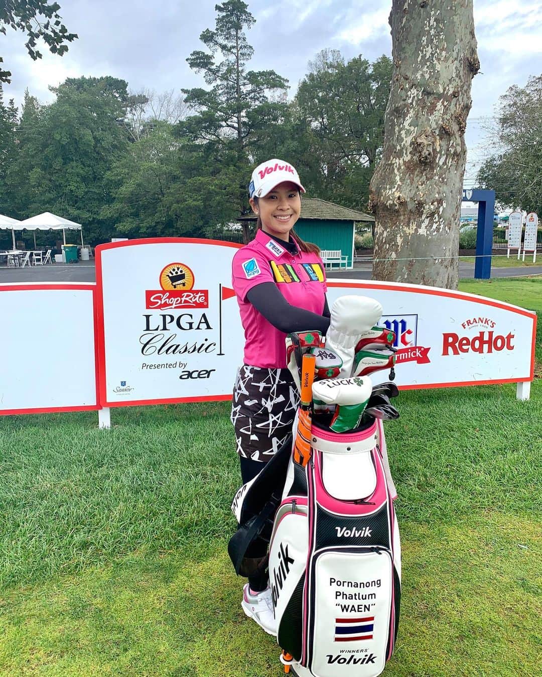 ポーナノン・ファトラムのインスタグラム：「2020 was tough but we can learn many experiences from this year😊 Thank you @lpga_tour , all sponsors, staff,  and Volunteers for making tournaments this year happen and take good care for all players🙏 I will keep fighting for my goal and hope everyone healthy and take good care of yourself 🥰」