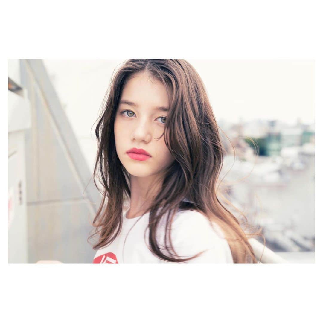 前原穂高のインスタグラム：「style撮影✨いつも素敵😊  @moniyuki_v   #美容室Violet #表参道ヘアサロン #表参道美容室 #表参道美容院 #スタイル撮影 #撮影 #韓国パーマ #韓国ガール #ふんわりパーマ #韓国美人 #20代ヘアスタイル #韓国ヘアスタイル #韓国ヘアアレンジ #根元パーマ #韓国ヘアー #40代ヘアスタイル #30代ヘアスタイル #ヨシンモリ #韓国トレンド #韓国風 #韓国スタイル #韓国ヘア #韓国女子 #韓国メイク #韓国好き」