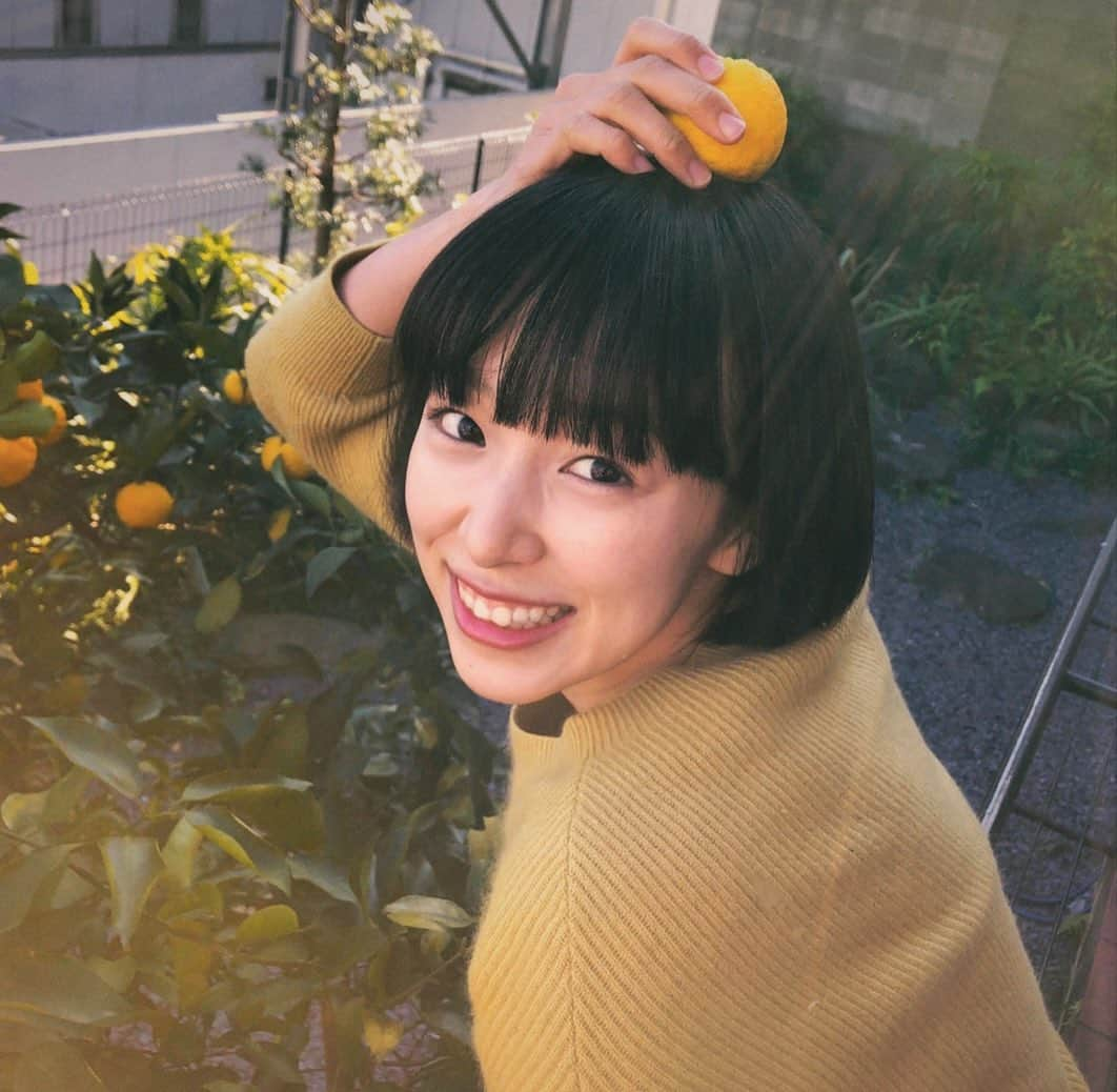 坂田莉咲さんのインスタグラム写真 - (坂田莉咲Instagram)「ゆずを収穫しました🍋 ゆず風呂にしてたのしんだよ　 　#冬至　#柚子　#農業女子」12月22日 15時44分 - sakata_risa