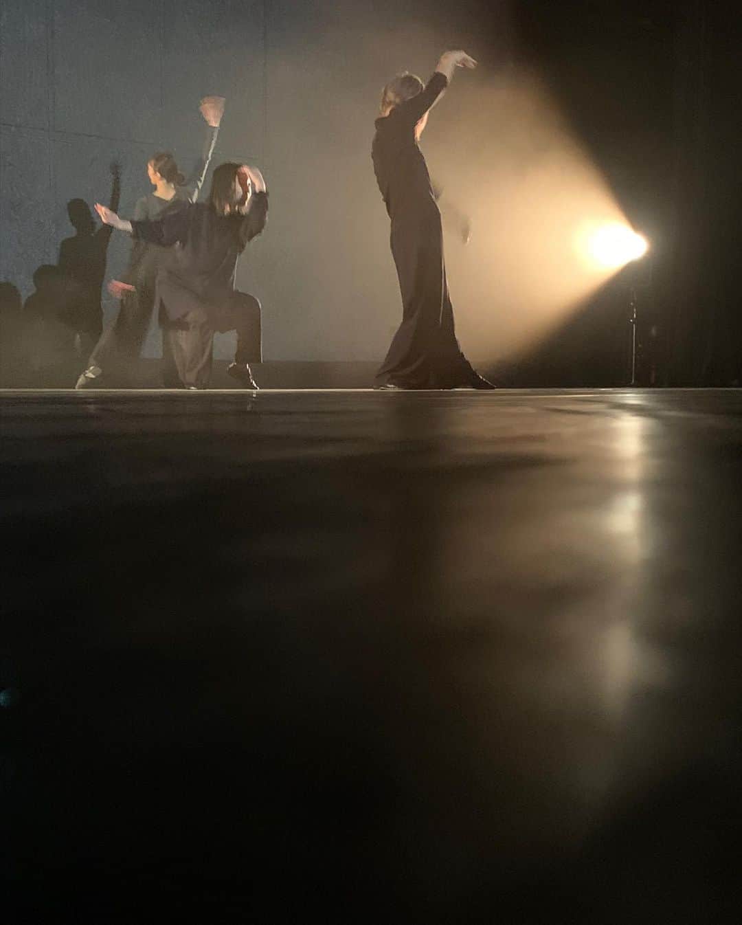 BORISさんのインスタグラム写真 - (BORISInstagram)「New Collaboration theatre Piece project start today. So excited about with beautiful dancers. More details soon.  新しいプロジェクトのスタートをグレートコンジャンクションのこの日に。  w/ #keimiyata #yukikodoi #yossie @melos_dance_experience」12月23日 2時50分 - borisdronevil