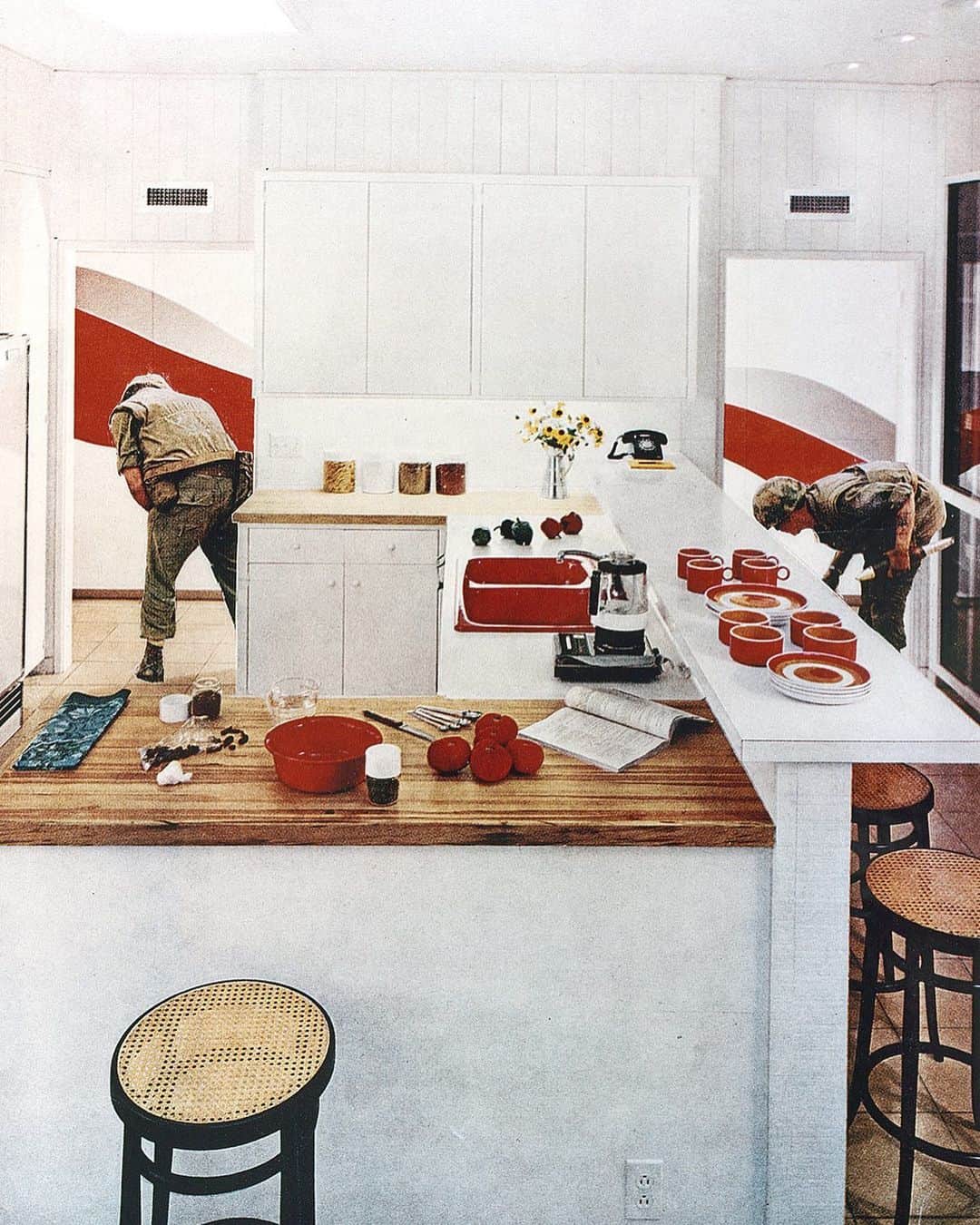 オーレリービダマンのインスタグラム：「Red Stripe Kitchen, Martha Rosier #inspiration #aureliebidermann」