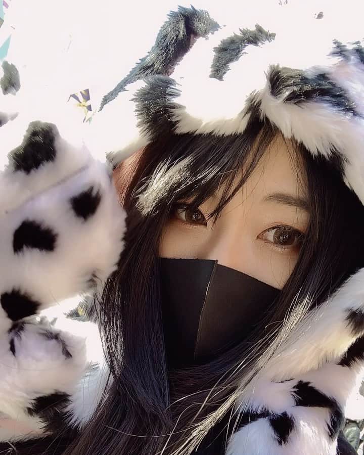 のインスタグラム：「今日はLINELIVE配信するけん遊びに来てね🥺💟 今日で有名雑誌に出れるかの予選が決まるけん😭✨ #ディズニーランド #グラドル #イベント #linelive」