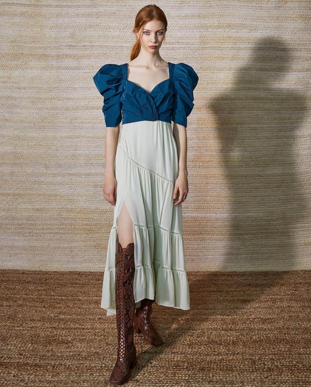 Fashion Weekのインスタグラム：「Easy & breezy for @cinqasept's Pre-fall 2021 collection, inspired by the bohemian culture of the 1960s. Swipe to see a few of the looks.」