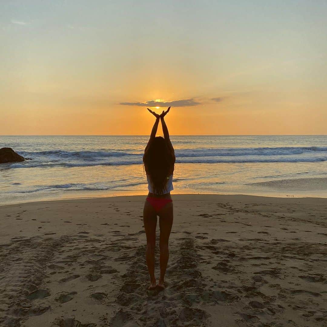 ジェラ・マリアーノのインスタグラム：「Light persists」