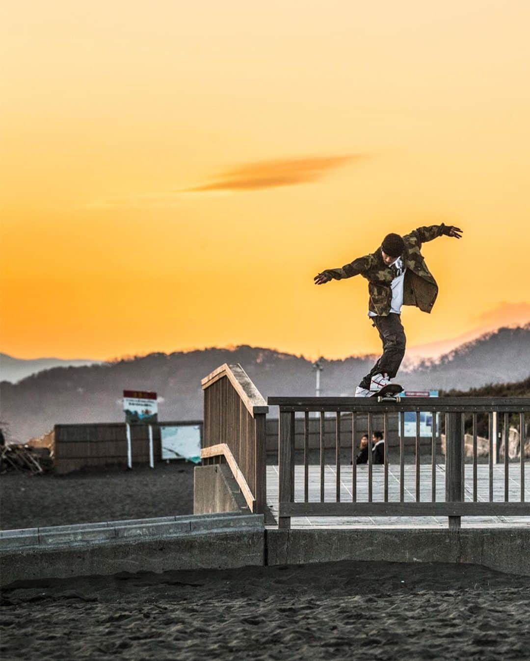 Nike Skateboardingさんのインスタグラム写真 - (Nike SkateboardingInstagram)「From ‘WAMONO’ to ‘CITY POP’, veteran Japanese skate photographer @nobuoiseki captures the Nike SB Japan team.⁠⠀ ⁠⠀ @taihoutokura @yutohorigome @k_pan_ @ryomotohashi @ryuhei_kitazume⁠⠀ ⁠⠀ See more from the crew on NikeSB.com. #LinkInBio」12月23日 1時52分 - nikesb