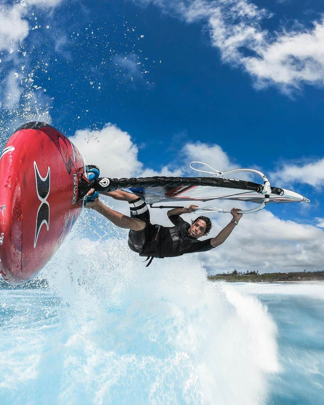 goproさんのインスタグラム写真 - (goproInstagram)「Photo of the Day: #GoProAthlete + worldwide waterman @kai_lenny whipping a windsurfer in Hawaii with #GoProHERO9 Black + Max Lens Mod 🌬⛵️ ⠀⠀⠀⠀⠀⠀⠀⠀⠀ Did you know that Max Lens Mod for #GoProHERO9 Black enables 360° Horizon Lock? To turn on, make sure your camera is in Max Lens Mode, then tap the Horizon Lock shortcut icon on your LCD 🔁 ⠀⠀⠀⠀⠀⠀⠀⠀⠀ #GoPro #GoProSurf #MoreEverything #Hawaii #Windsurfing」12月23日 1時58分 - gopro