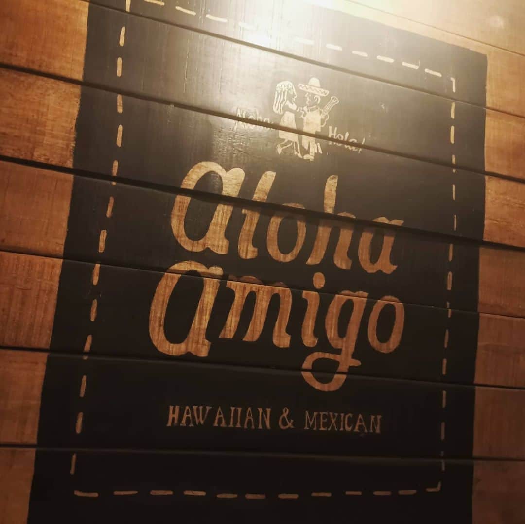 杉山由紀子のインスタグラム：「@alohaamigo_official ❤ * 凄く素敵で また行きたくなるお店✨✨✨ * * 原宿、表参道に行った際にぜひ♫ * * #ahoha #ahohaamigo #Hawaiian #dinner #タコス #チキン #ハワイアン #表参道 #原宿」