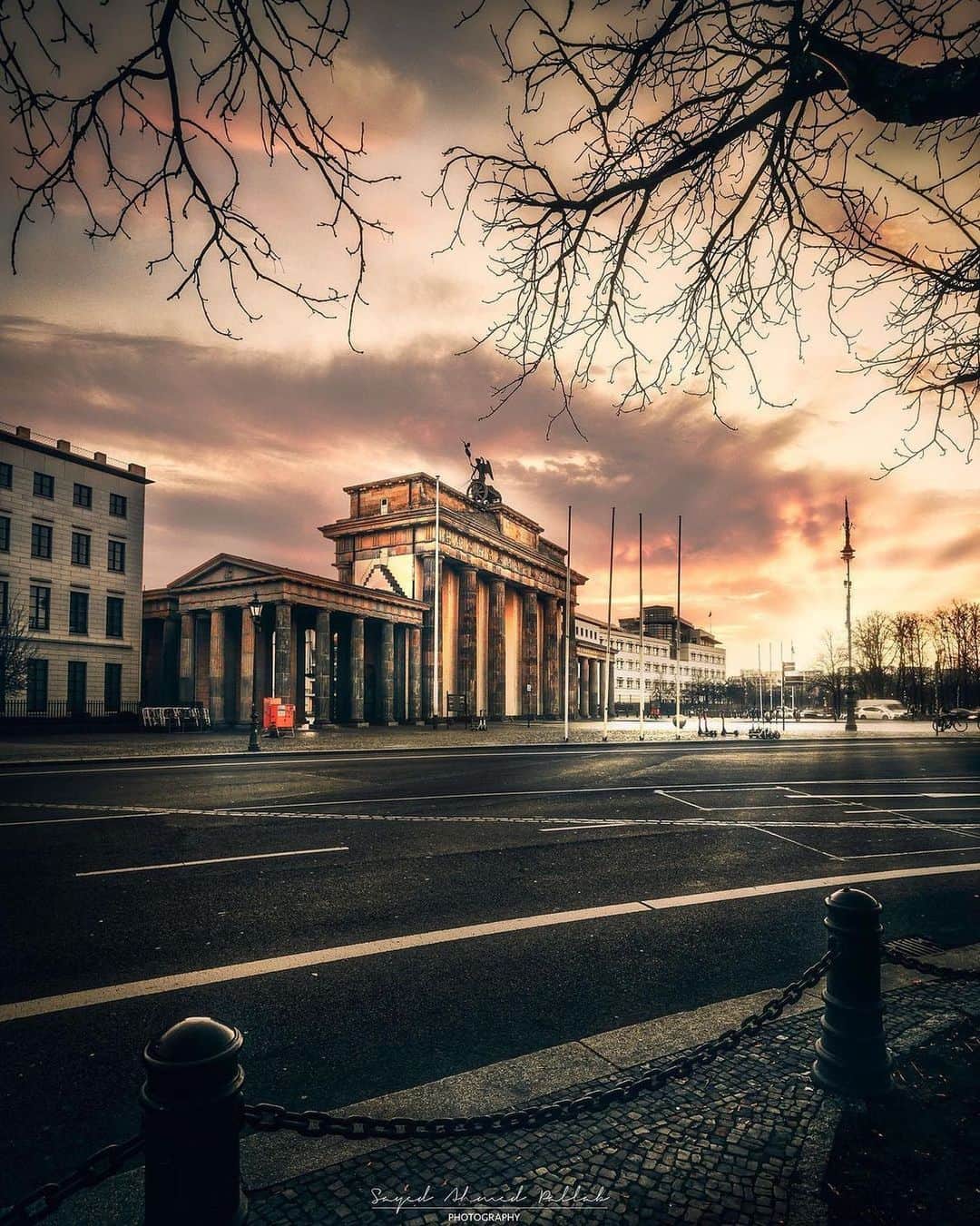 instagoodさんのインスタグラム写真 - (instagoodInstagram)「@sayedpallab Brandenburger Tor , Brandenburg Gate.  Hello community, it‘s being a long time! I was totally out of social media because my study and Job. And I have got today some time to edit this photo. I hope you will enjoy and will be back with some new shot. Stay tuned and stay safe. . .」12月23日 2時24分 - instagood