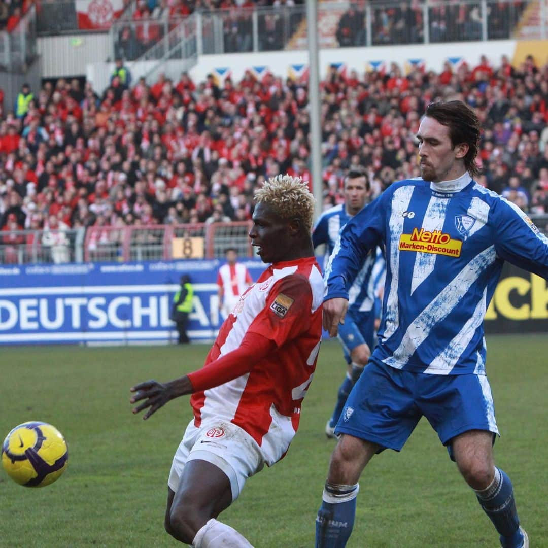 1.FSVマインツ05さんのインスタグラム写真 - (1.FSVマインツ05Instagram)「Legenden über Legenden beim letzten Duell mit dem @vflbochum1848.official 😍 Ist auch schon über 10 Jahre her und Lewis hatte noch die „andere“ Farbe an. 🤷🏻‍♂️ Im Februar 2010 hieß es 0:0. #throwbacktuesday @dfb_pokal #mainz05 #m05boc #pokal」12月22日 17時56分 - 1fsvmainz05