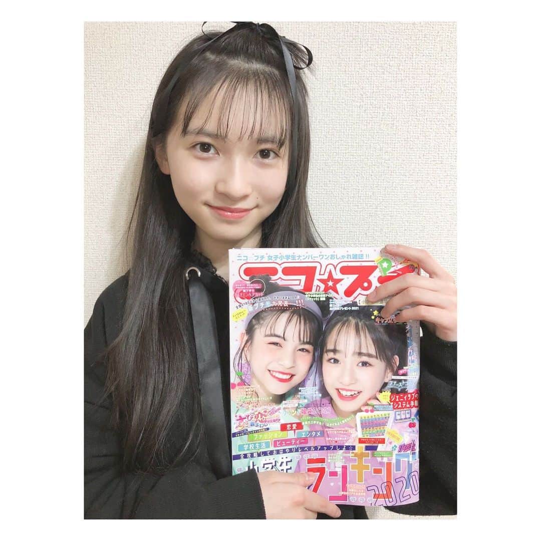 のインスタグラム：「ニコプチ2月号発売✨🥳  今回はスマイルいっぱいの かわいいコハナ©︎＆マイ©︎の表紙が目印☆ カワイイ新プチモちゃん🥰も発表の見どころボリューム満点の内容だよ☺️  #ニコプチ #プチモ #桧山ありす」