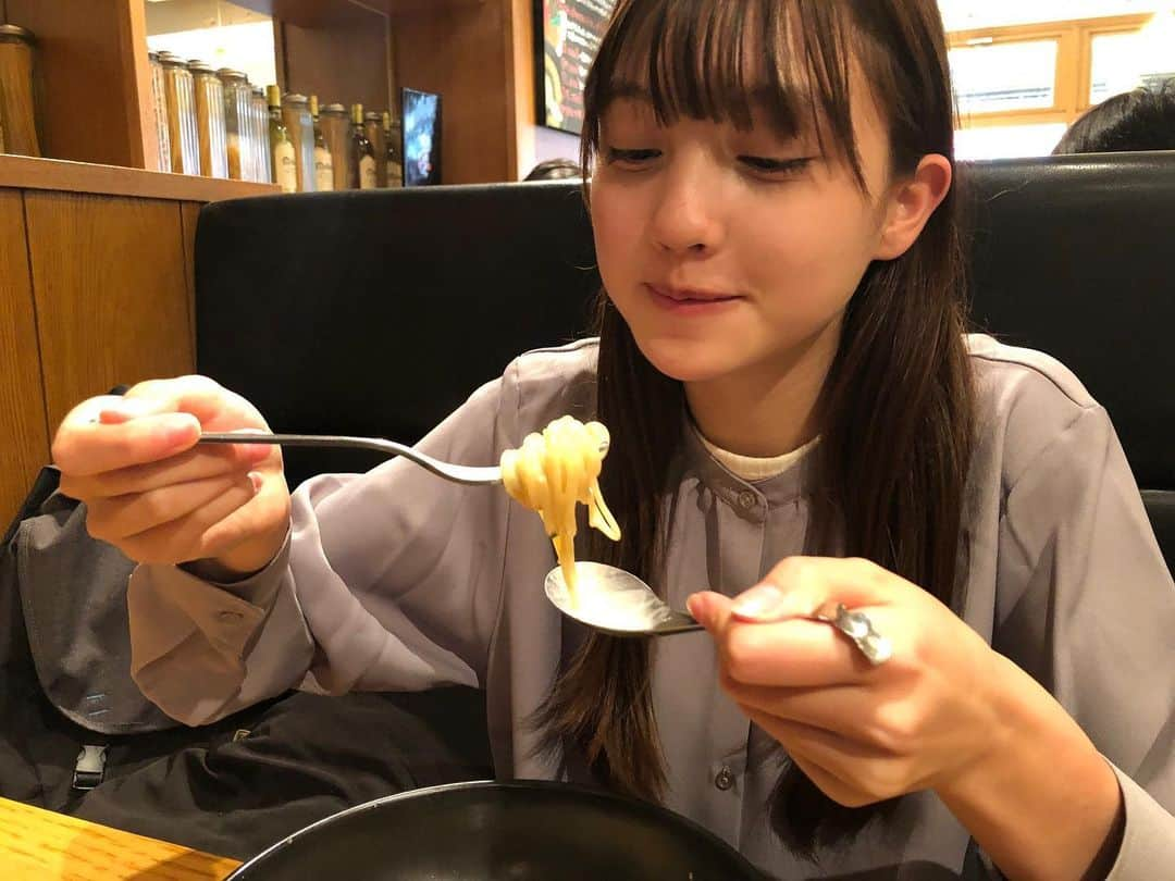 ８２１（ハニー）さんのインスタグラム写真 - (８２１（ハニー）Instagram)「821CAM📸- #offshot 🍝#AO  カルボナーラ美味しいですよね☺️💕  #821honey #H821 #821 #アオ #WHO #CallMyName #japanesegirl #girlgroup #ulzzangfashion #ulzzangstyle #パスタ #パスタ好き #커플 #메이크 #데일리메이크업 #패션 #오오티디 #팔로미 #메이크업 #셀카 #셀피 #먹방」12月22日 18時17分 - 821honey_official