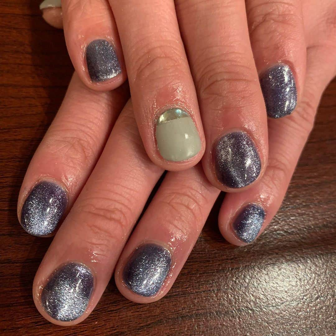 りんたろーさんのインスタグラム写真 - (りんたろーInstagram)「Newnail 💅  2020ネイルクイーンメンズ部門 受賞りんたろー。のネイルを担当する 最強ネイルサロン→ @nail.array   #早いし安いし　#何よりセンスがいい #親身になってネイルのデザインを #試行錯誤してくれる　#今回は #まもなく撮影があるので #美体グラビア　#支障が出ない #デザイン　#おとなしいけど #ちゃんとかわいい💕 #いつもTHX #りんたろーのインスタ見た #割引キャンペーン中らしい🤣 #みんなも是非🤪」12月22日 18時16分 - rin_the_sky