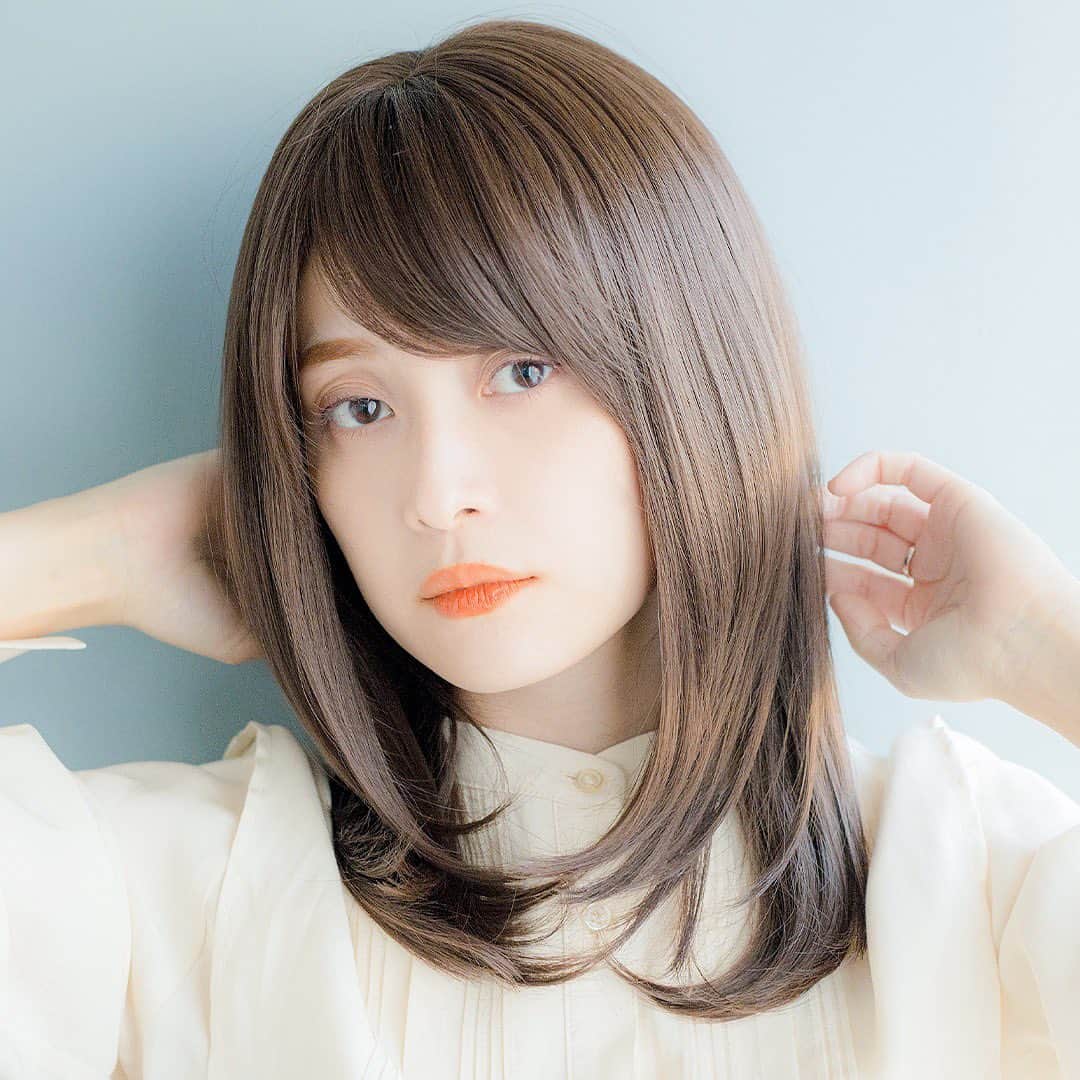 linea-storiaさんのインスタグラム写真 - (linea-storiaInstagram)「* * [ New Item ]  伸縮性や素材を追求したストレスフリーなウィッグ。 帽子感覚で、そのままサッと着用できるのが◎  内巻きミディアムスタイル。 毛先の内巻きカールが、ナチュラルな可愛さを演出。  📝 item #リラックスウィッグミディ チョコブラウン  📝 model #和田えりか @_wadaerika  #リネアストリア #リネアウィッグ #リネア #ウィッグ #カツラ #ヘアスタイル #新作 #フルウィッグ #ミディアム #イメチェン #ファッションウィッグ #オシャレウィッグ #医療用ウィッグ #ルームウィッグ #リラックスウィッグ #lineastoria #lineawig #lineastoriawig #wig #newarrivals」12月22日 18時31分 - lineastoria
