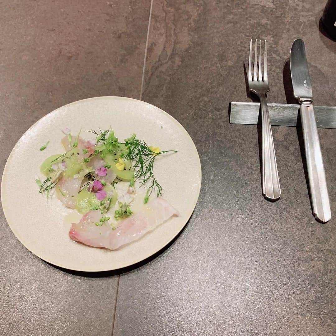 Sonoko Suzukiさんのインスタグラム写真 - (Sonoko SuzukiInstagram)「𝙰𝚛𝚌  ずっと行きたかったお店へ。 シェフの拘りがたくさん詰まった美味しい場所でした。  食べるという目的のためだけに 深沢のこの場所に来たくなる。  そんなお店になると思います。  #年明けオープン #arc #深沢 #深沢ビストロ #金曜夜の美食会」12月22日 18時33分 - _sonnie.co_