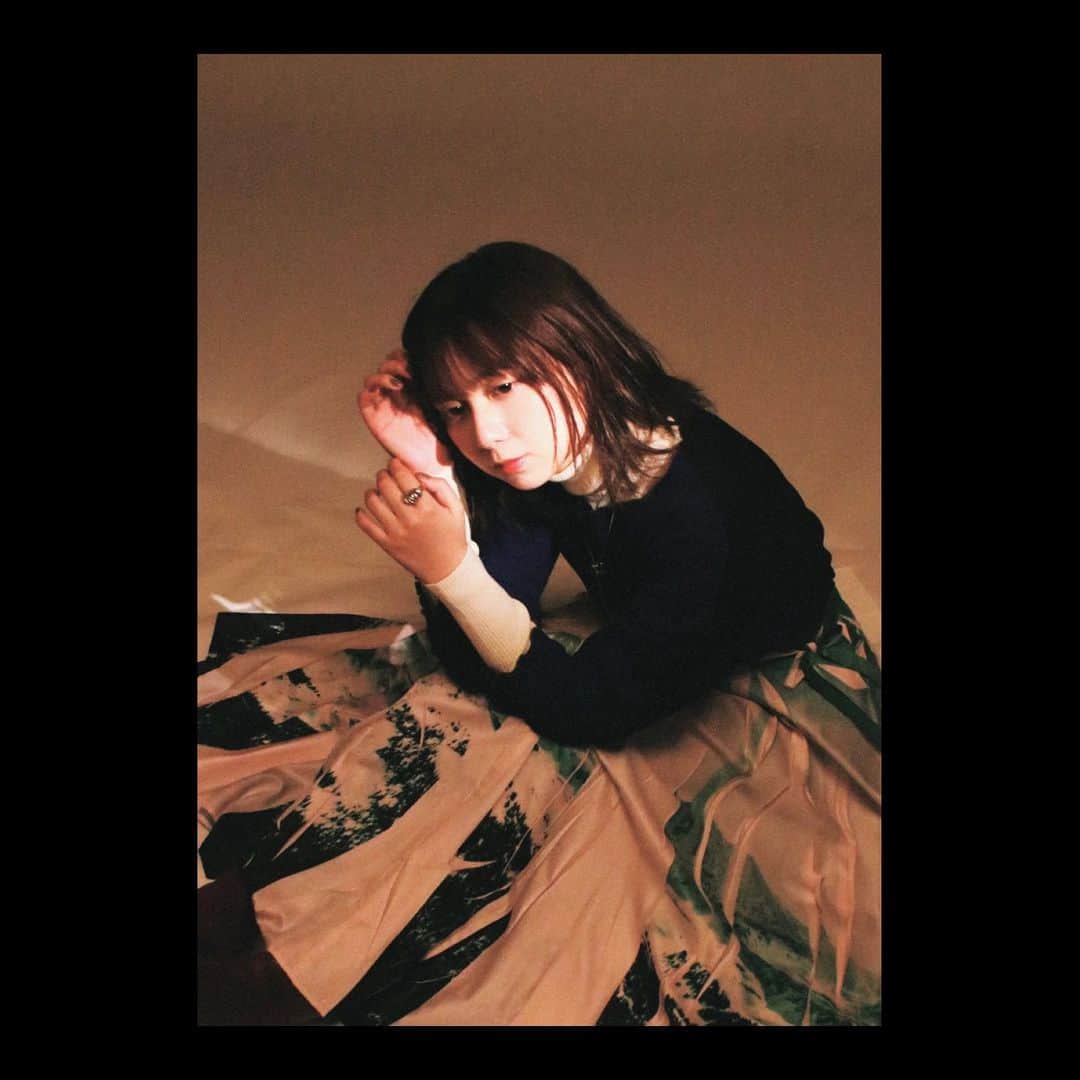 上白石萌歌さんのインスタグラム写真 - (上白石萌歌Instagram)「@barfout_magazine_tokyo 🧤」12月22日 18時38分 - moka____k