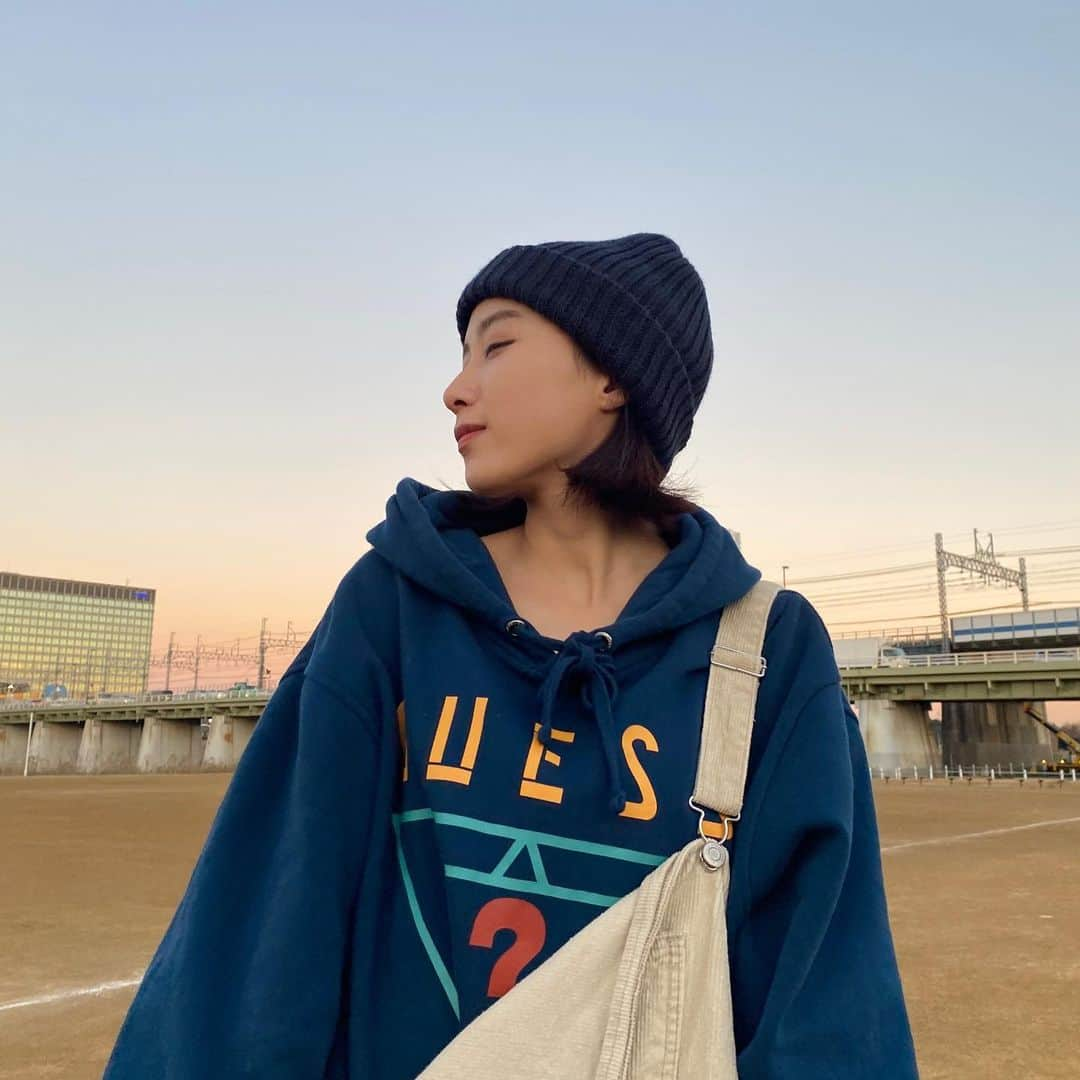 山口るあさんのインスタグラム写真 - (山口るあInstagram)「スケボー久しぶりにした🛹  オーバーオールお久っ！！」12月22日 18時42分 - ru_chandabe