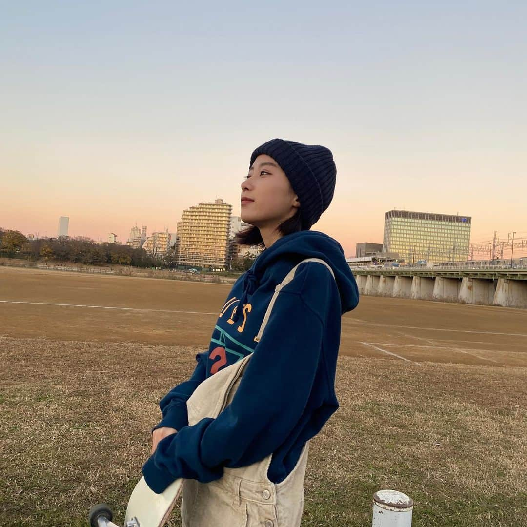 山口るあさんのインスタグラム写真 - (山口るあInstagram)「スケボー久しぶりにした🛹  オーバーオールお久っ！！」12月22日 18時42分 - ru_chandabe