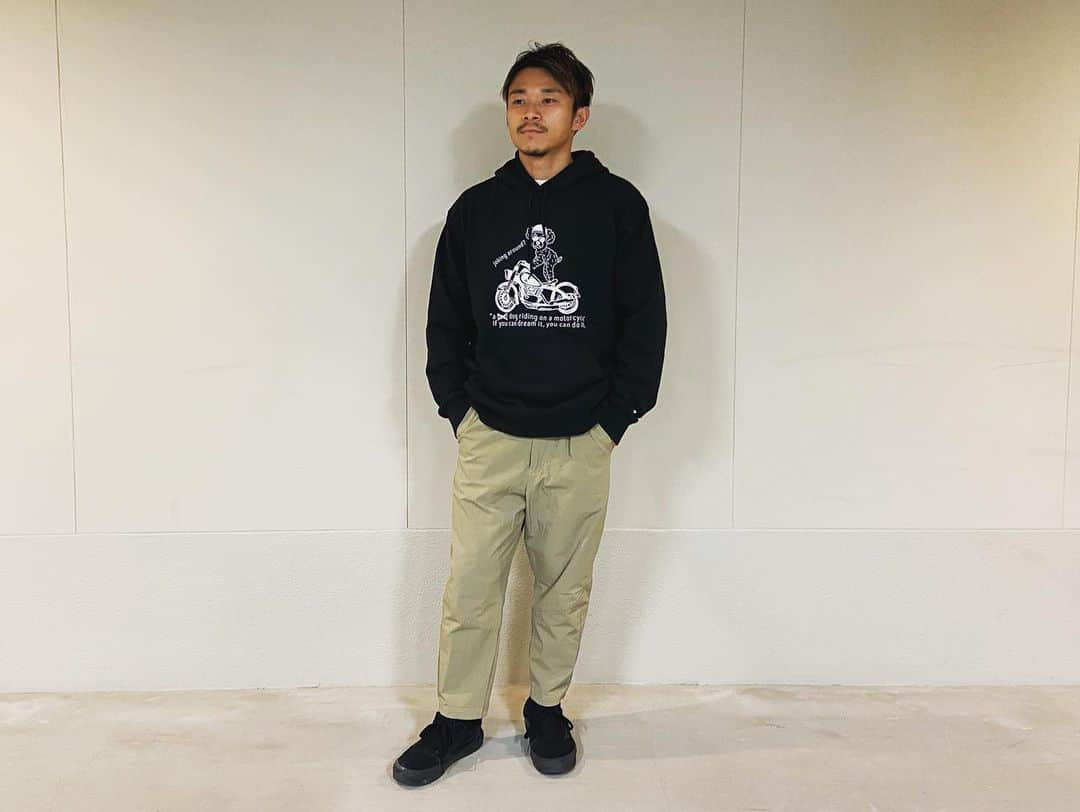 阿部浩之さんのインスタグラム写真 - (阿部浩之Instagram)「. パーカーも欲しいとリクエストがあったので愛犬をモチーフに作ってみました🐶  アベチャンTシャツはありがたいことに即完売したのでみなさんパーカーもお早めに😎🙇‍♂️笑  ストーリーにURL載せまーす！  【イレブンアサイド ストア】で検索🔍 #11aside#イレブンアサイド #11asidestore#イレブンアサイドストア#阿部浩之#あべちゃん#アベチャン#名古屋グランパス#名古屋#grampus#サッカー#soccer#football#jリーグ#パーカー#グッズ#クリスマス#プレゼント」12月22日 18時42分 - abe_hiroyuki_official