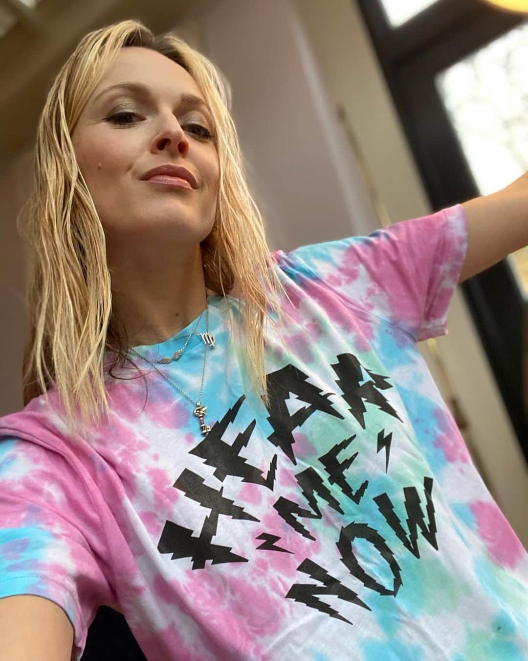 ファーン・コットンのインスタグラム：「My @larouxroux X @royal_deaf Hear Me Now t-shirt. Money from the t-shirts support the work of @royal_deaf and @hearartproject   #HearMyHands #RoyalDeaf」
