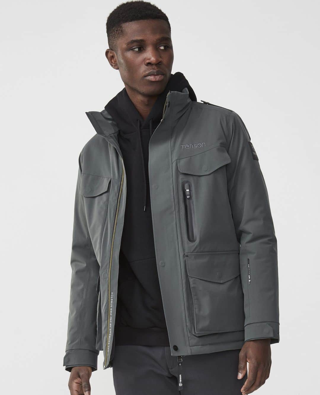 テンソンのインスタグラム：「Introducing our Nyle Pro Stretch Jacket. A field jacket that will handle anything you expose yourself to. ⁠ ⁠ Made from eco-friendly PFC free fabric, packing technical features and our unique Tenson MPC Extreme® stretch membrane with extremely long-lasting waterproof properties. 🌿 🌧⁠ ⁠ Shop your Nyle Pro Stretch at Tenson.com today.⁠ ⁠ #tenson1951 #theswedishoutdoorbrand #awayofliving⁠ ⁠」