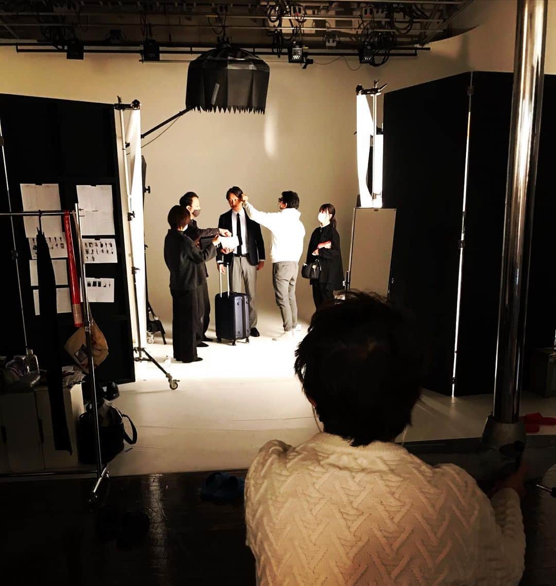 加藤章太郎さんのインスタグラム写真 - (加藤章太郎Instagram)「📷📷📷 #shooting #studio #suit #mensfashion」12月22日 18時59分 - __shotaro__