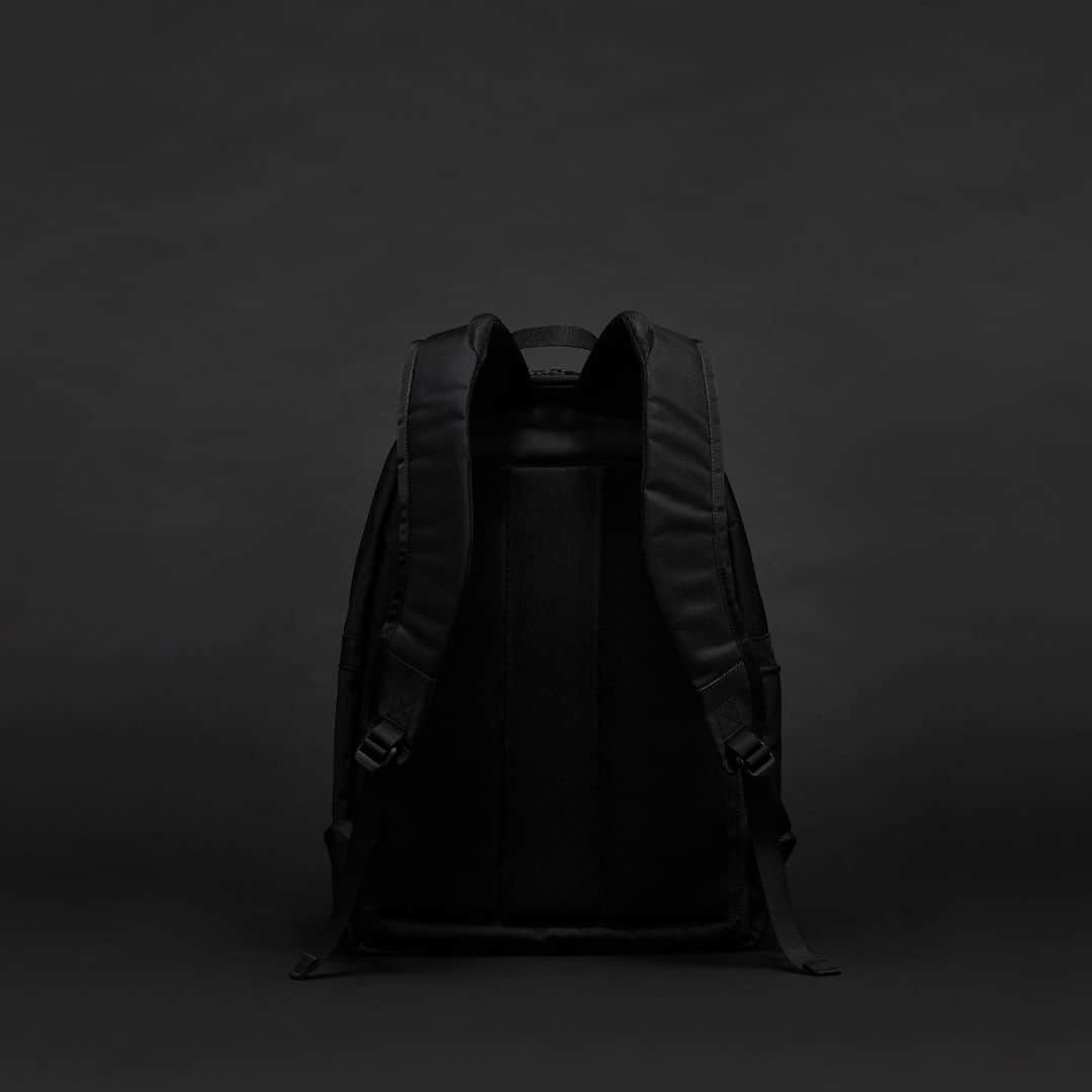 BEAMS MENさんのインスタグラム写真 - (BEAMS MENInstagram)「… MONOLITH  BACKPACK OFFICE S  12.26 Sat. at  BEAMS ROPPONGI HILLS BEAMS Online Shop ・ @monolithpack_official  @beams_roppongihills ・ #monolithpack  #このバッグは必要か #beams」12月22日 19時00分 - beams_mens_casual