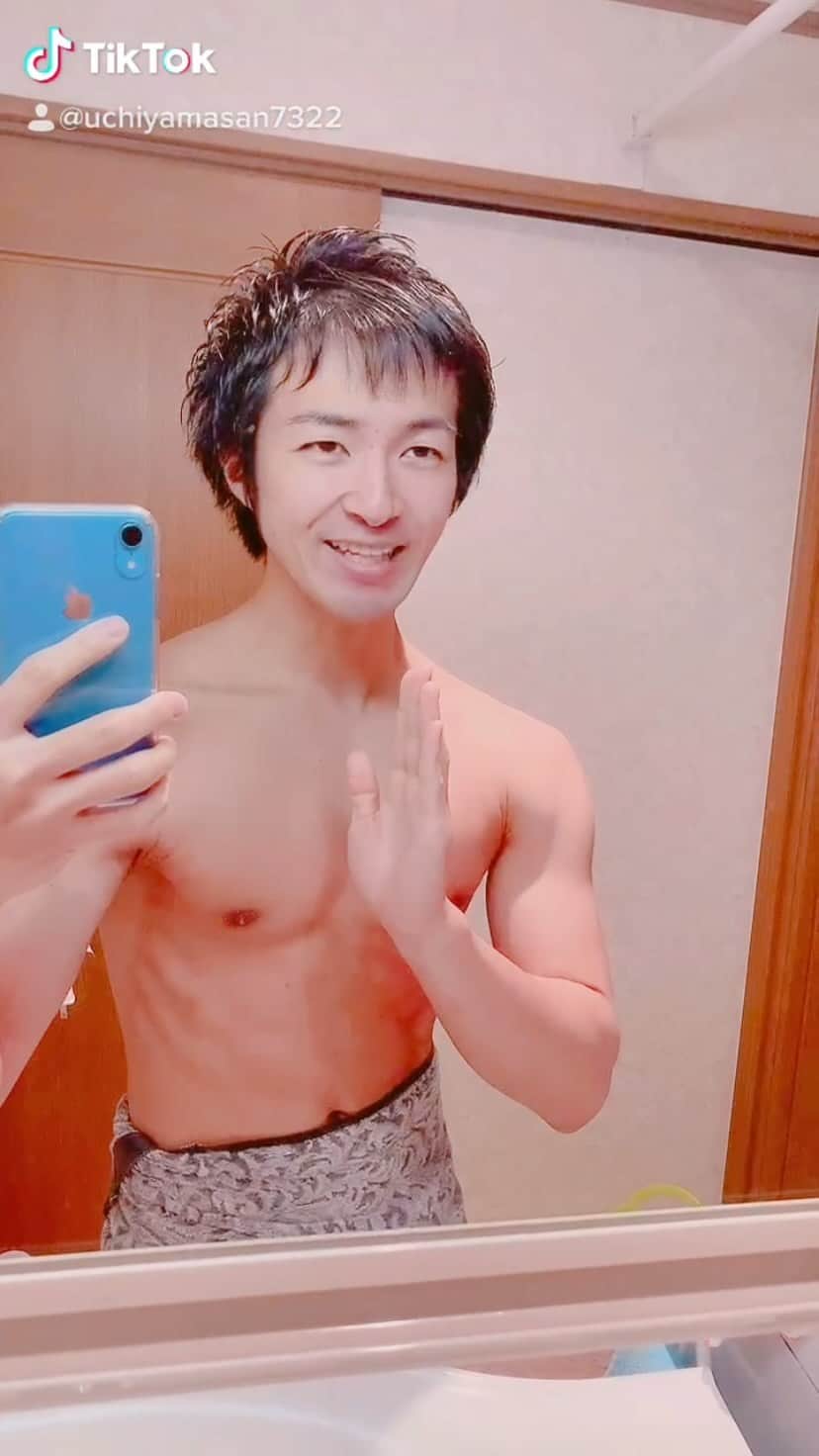のインスタグラム：「ラップはマジで素人すぎるけど出来てるんか👽❔   #tiktokフリースタイル #内山さん #ラップ」