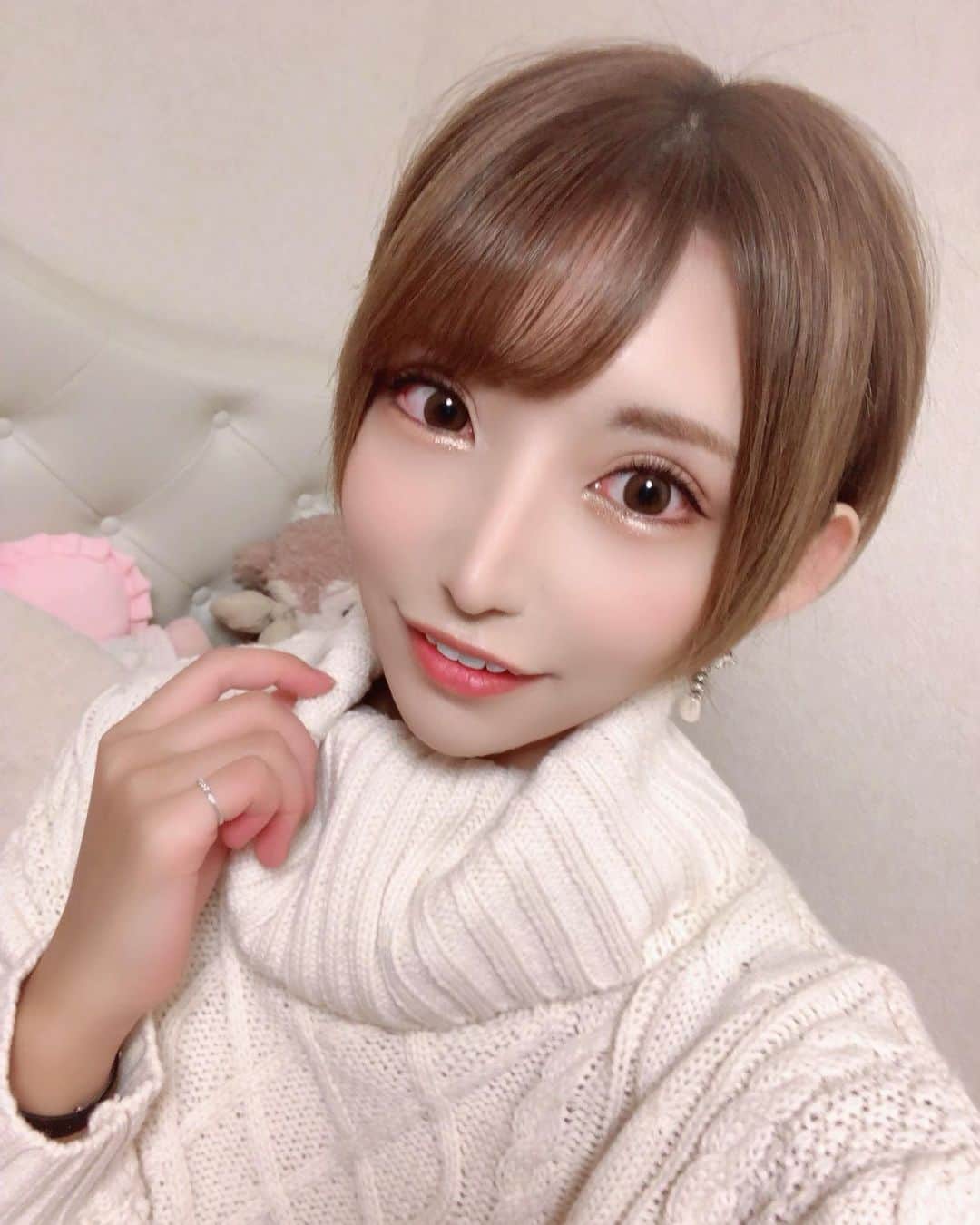 葉月七瀬のインスタグラム：「. 昨日はイタリアン行った🍽💓 美味しかった😍✨ . ご飯の写メ撮るの下手すぎ😢 . . あれからメイク迷子してて 新しくアイシャドウ買ってみたけど いい感じです🤗 やっぱ色濃いめのアイシャドウが 馴染む気がする👀 #dinner  #makeup」