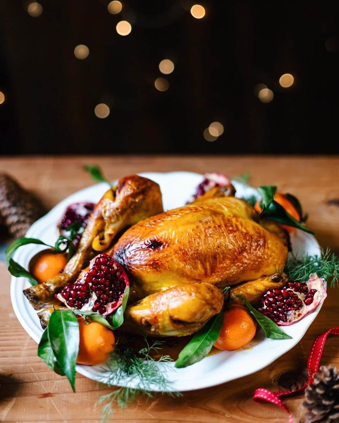 Saghar Setarehさんのインスタグラム写真 - (Saghar SetarehInstagram)「It’s only a couple of days to Christmas, and here’s a spectacularly festive roast chicken that I have made for you over on @wine_4_food (go check the recipe!) ✨🎄 ⠀⠀⠀⠀⠀⠀⠀⠀⠀ It’s coated in very generous amounts of saffron butter, and it’s stuffed with a lot of aromatic herbs, cooked down in pomegranate molasses, with walnuts and barberries (but feel free to sub them with dry cranberries if you can’t find them). ⠀⠀⠀⠀⠀⠀⠀⠀⠀ This style of stuffing is called Lavangi, and it can be mainly found in the northern region of Gilan in south west of the Caspian Sea. It has travelled west (like many other culinary ways) towards Azerbaijan, and you can find it also around Baku, as well as the Iranian Azerbaijan of course. Lavangi stuffing (which comes in variations based on season, sometimes with prune molasses!), is used not only for chicken and poultry, but also for fish! In fact trout with this filling has been my #Christmas Eve go-to recipe for years. ⠀⠀⠀⠀⠀⠀⠀⠀⠀ But there’s something soothing and comfortable about a roast chicken (and boy do we need some comfort). When it’s shiny and bright like a sun on the table, that comfort becomes festive too. Enjoy! ✨  #LabNoonXmas #LabNoonFood  Recipe developed and shot with the helping hand of @grassnbones 💕 ⠀⠀⠀⠀⠀⠀⠀⠀⠀  ⠀⠀⠀⠀⠀⠀⠀⠀⠀ #ChristmasRoast #RoastChicken ⠀⠀⠀⠀⠀⠀⠀⠀⠀」12月22日 19時16分 - labnoon