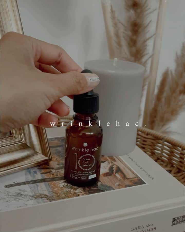 のインスタグラム：「・ ・ 【wrinkle hac】 人幹細胞10%も配合した超高濃度美容液。 肌のターンオーバーをうながし肌を健康にする ブースター美容液。 乾燥してくる時期だからこそ しっかりとスキンケアしないとね！ 人幹細胞10%配合は 本来1万5000円とかする高級商品だけど 今ならキャンペーン価格でお得に買えるよ😍✨ Check Check❤︎ ・ ・ #美容液#幹細胞コスメ#ヒト幹細胞#ヒト幹細胞培養液#エイジングケア#アンチエイジング」