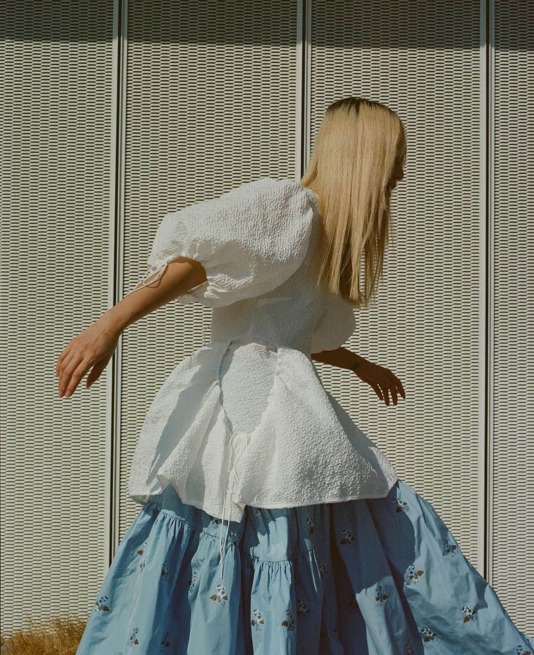 I.T IS INSPIRATIONさんのインスタグラム写真 - (I.T IS INSPIRATIONInstagram)「When French fashion meets Scandinavia culture. - The pieces from Copenhagen-based label @ceciliebahnsen are handcrafted to combine artisanal craftsmanship with sculptural proportions to create the dreamy and dainty silhouettes.  Get your last minute holiday shopping done and dress up this Christmas ! - #ITHK #ITisInspiration #Christmasvibes #ceciliebahnsen」12月22日 19時41分 - ithk