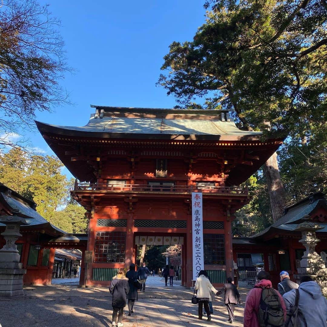 関口愛美さんのインスタグラム写真 - (関口愛美Instagram)「鹿島神宮。歩いてるだけで心や頭の中が澄んでいくような気持ち良い場所でした☺️✨ 曾祖父が神主をしてた神社の記録によるとご先祖様は鹿島神宮か香取神宮の神官をされていたそうなので、ご先祖様ゆかりの場所に訪れる事が出来て嬉しかったです🙏✨  #鹿島神宮 #東国三社 #神社 #japaneseshrine #instajapan #kashimajingu #奥宮 #御手洗池」12月22日 19時56分 - sekiguchiaimi