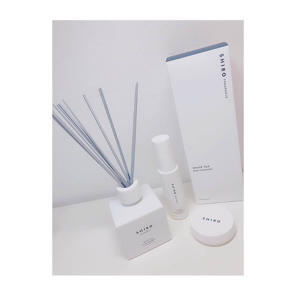 北畠愛唯のインスタグラム：「🤍 ‪.‬ . SHIROのWHITE TEAのかおりが大好き🥺ྀིྀི🤍 . めいのお部屋の1部~🤍 . . ‪▹◃┄▸◂┄▹◃┄▸◂┄▹◃┄▸◂┄▹◃‬ ‪.‬ #jcteens #teens #shiro #fregrance  #whitetea #お部屋紹介  #YouTube #13歳 #中1 #07」