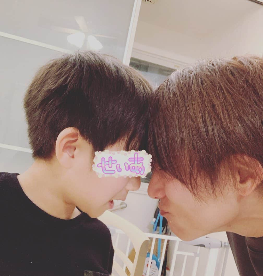 杉浦太陽さんのインスタグラム写真 - (杉浦太陽Instagram)「実はセイアが1番好きな、ごっつんこ＾＾  @sugiurataiyou_official  #ごっつんこ #親子のコミュニケーション #何歳までやってくれるかな〜 #さすがに #ノアとはもう出来ない（泣）w」12月22日 20時07分 - sugiurataiyou_official