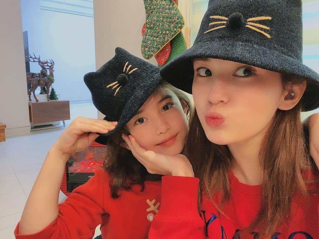 ソミさんのインスタグラム写真 - (ソミInstagram)「🎄Christmas Special Live Event🎄  [SOM ALONE] D-1 👉🏻 https://vt.tiktok.com/ZStYuGg2/ 2020.12.23 (WED) PM 8 (KST)  #SOMI #전소미 #THEBLACKLABEL #더블랙레이블 #SOM_ALONE #TikTok #TikTokLive」12月22日 20時12分 - somsomi0309