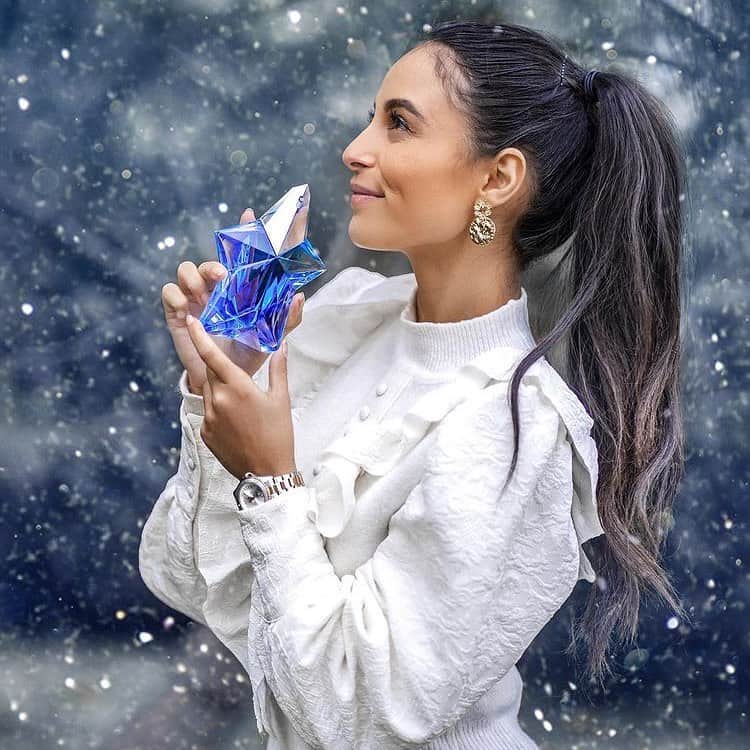 アイスウォッチさんのインスタグラム写真 - (アイスウォッチInstagram)「Always believe that something magical is about to happen 💫 (📸 @danamouyon) #icewatch #changeyoucan #icesteel #style #steel #happiness #magic #lifestyle #women #chic #ootd #snow #magical #love」12月22日 20時17分 - icewatch