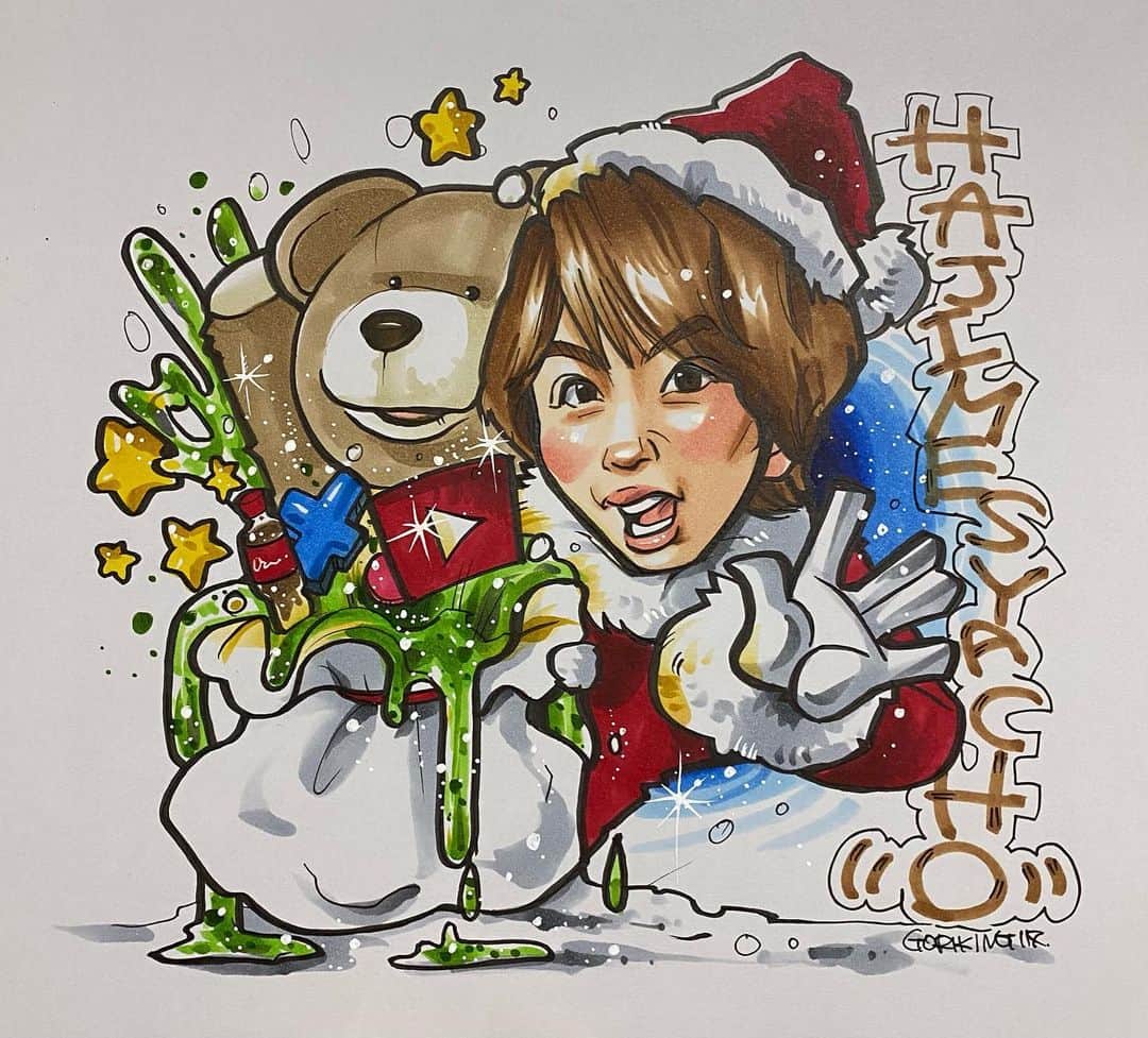 似顔絵★𝗚𝗢𝗥𝗜𝗞𝗜𝗡𝗚のインスタグラム：「. . #gorikingのクリスマスシリーズ2020   . . 今年はクリスマスシリーズ、、、 まだこれで三個目だ😅🎁 今年は少ないーー(￣◇￣;) . .  . 今回はベテランYouTuberの、 #はじめしゃちょー ✨⭐️  少し前のローランドさんとの企画も見たけど、同い年の、2人の絡みが楽しかったw . .  とっても謙虚で可愛いはじめしゃちょー😍✨⭐️ はじめサンタが沢山の企画をプレゼントとして運んできましたーーー🎁✨⭐️ . . スライムが溢れ出して止まらない😀 . . . 畑の方書けなくてごめんなさいーーー🙏💦 . .  ❌❌現在は、予約受付終了してます❌❌ 。 . . .  2020年度ご予約のお客✨ 現在145番までの方へ案内中です🌟✨💕 DMの確認いただきgmailへ返信宜しくお願い致します🙇‍♀️🌟✨✨ . . . .  次回の予約応募は、2020年のご予約分を書き終える予定の 来年春から夏頃の、、、予定です。 ※あくまでも予定なので前後します🙇‍♀️ . . . .  オーダー再開の際には 人数制限あるため必ず予約ができるわけではございません。 そのことも踏まえた上で 次回ご検討いただけると嬉しいです(^^) . . また、結婚式の使用を考えてくださる方も多いです✨  前々からお伝えしていますが、 基本的に予約順に対応しているため、 近々の納期を希望される方は、 対応できないこともあるので、 あらかじめご了承ください💦 . . . . . ※今回予約が取れた方へ※ . .  写真がまだ用意できてない、入金が遅れそうなど、状況により、順番が前後することもございます‼️ あらかじめご了承ください。 。 . . . また、芸能人、キャラクターのオーダー、パロディ風オーダーはお断りしています。  芸能人については、ご本人様に直接プレゼントなどはOKです。 . . . . . . 💰料金表は過去投稿記事みてね❤💰 . . . . . ➡️ハッシュタグ⇨ goriking117料金表2019⬅️ . . ✨✨✨✨✨✨✨✨✨✨✨✨✨✨✨✨ @by.goriking のアカウントでは、 過去書かせて頂いたお客様方からの、 似顔絵のその後のお写真をいただき、 投稿しております^ - ^❤️❤️ 玄関に飾ってある似顔絵、 渡した瞬間のお写真、 ご本人とのお写真などなど💕 いろんな場面でのお写真お待ちしております^ - ^✨⭐️ . . . .  #似顔絵#pencildrawing#drawing#pencil#illust#painting#art#artwork#絵描きさんと繋がりたい#似顔絵師#gorikingの似顔絵屋さん#YouTube#YouTuber#youtuber好きな人と繋がりたい#ユーチューブ#ユーチューバー#はじめしゃちょーの畑好きな人と繋がりたい#はじめしゃちょーの畑#youtubers#creato#youtubecreator#UUUM#comicart#anime#animeart#comicartist#animejapan#초상화」