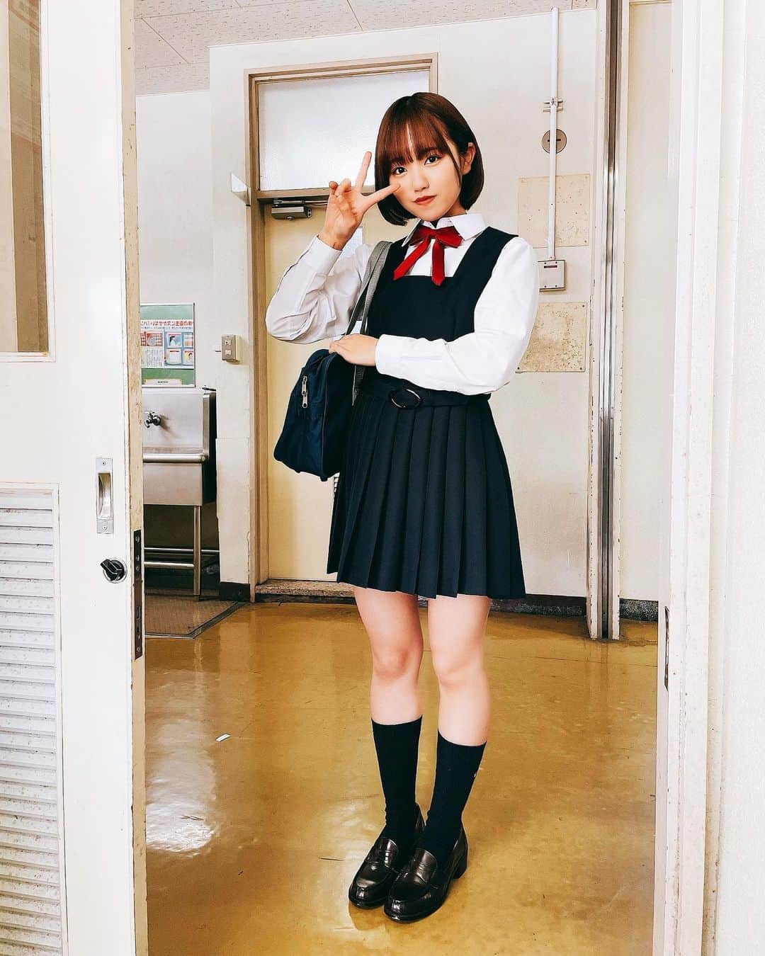 香月杏珠　制服 香月杏珠さんのインスタグラム写真 - (香月杏珠Instagram)「🎓🏫📚✏️ ・ #グラビア #グラビアアイドル #制服 #まだいける  #まだいけると信じたい #jk #嘘 #あはは」12月22日 20時50分 - anjyu_neko