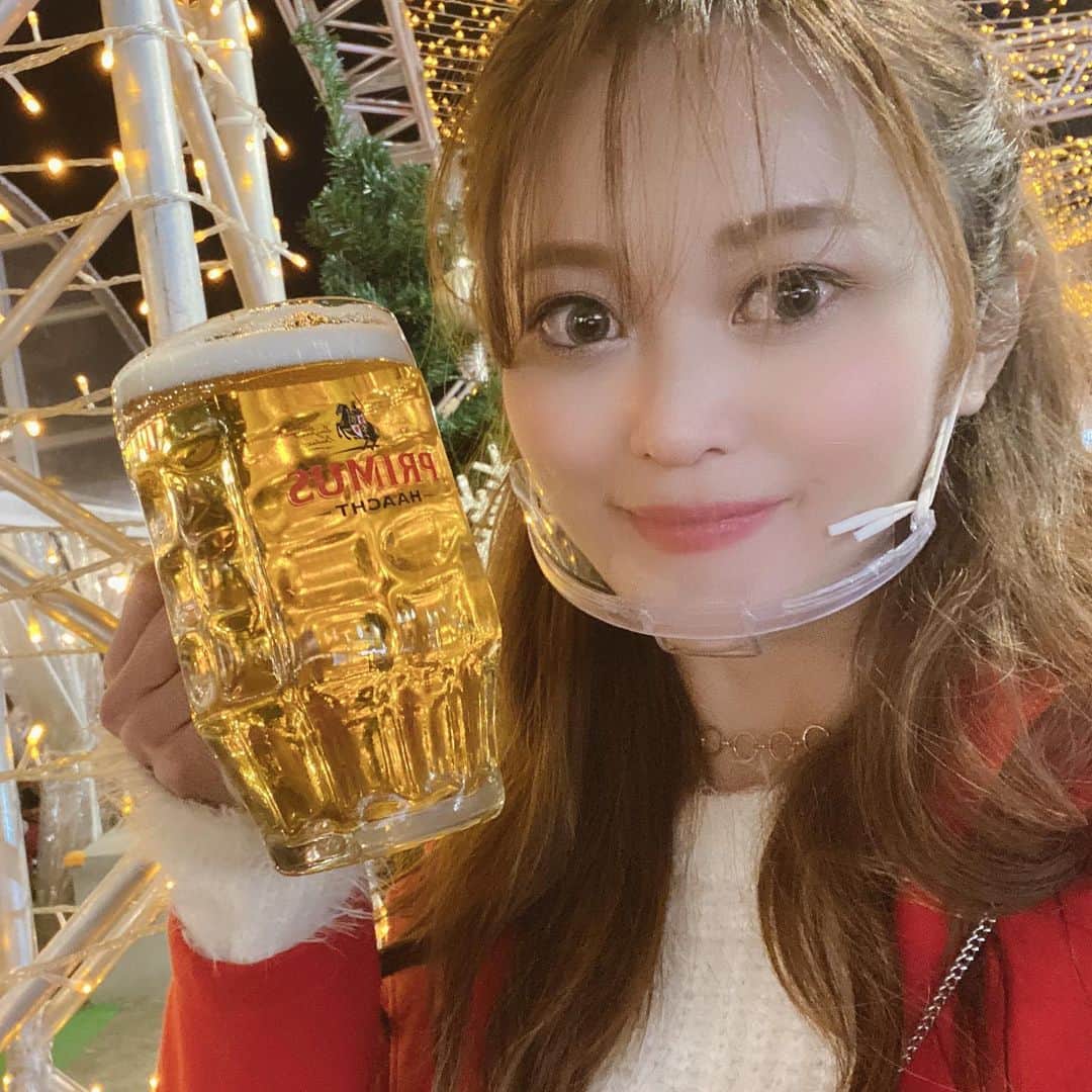 三上玲奈のインスタグラム：「25日までのクリスマスガーデン🎅in芝公園 ⭐️最寄りは御成門駅‼️是非来てね💃  明日からの3日間の19時のダンスはヒビヤガール全員いるよ🥰  そのほかは14時、17時半ぐらいにダンス‼️⚠️変更ありです　  よろしくお願いします😇  ⭐️わたしのツリーを発見したら写真を撮って、インスタに【#クリスマスガーデン　#クリスマスツリーデザインコンペティション　#クリスマスツリーNo.004】 で投稿してください😃  ⭐️三上は先輩チームなので参加してませんが、新人ヒビヤガールの7人はコンテストをしています。 １品買うと1枚貰える投票券で投票してね❣️ 貰えない時は下さいと店員に言ってください😃  ⭐️ソーシャルディスタンスや大声、なるべくマスク着用などご協力お願いします。 入場の際には検温、アルコールお願いしております❣️  ⭐️会場内はキャッシュレスです。【クレジット、Suica、PayPay、ID,nanaco、楽天edy,QUICPay、りそなwallet,ALIPAY,We ChatPay】をご用意下さい😃  ⭐️グラスのデポジットは1000円現金です💦 帰りにグラスを返却して下さい。  ⭐️現金ご希望の方は金券販売しています💴が、お釣りはでませんので出来ればキャッシュレスがオススメです❣️  #三上玲奈　#ヒビヤガール　#クリスマスガーデン　#芝公園　#ヒビヤガーデン　#ビール女子」