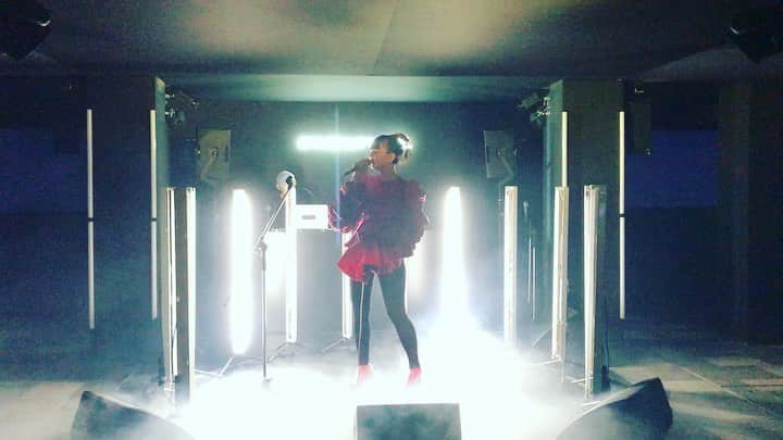 Young Juvenile Youthのインスタグラム：「いつかの、、 さすがにliveやりたくなってきたなー、、😉   Ok now it’s been too long. We are releasing a song or two in 2021. Let’s get ittt  この衣装可愛かったなー @tomo_koizumi  #YoungJuvenileYouth  #youth  #爆音で聴きたい #舞いたい踊りたい」